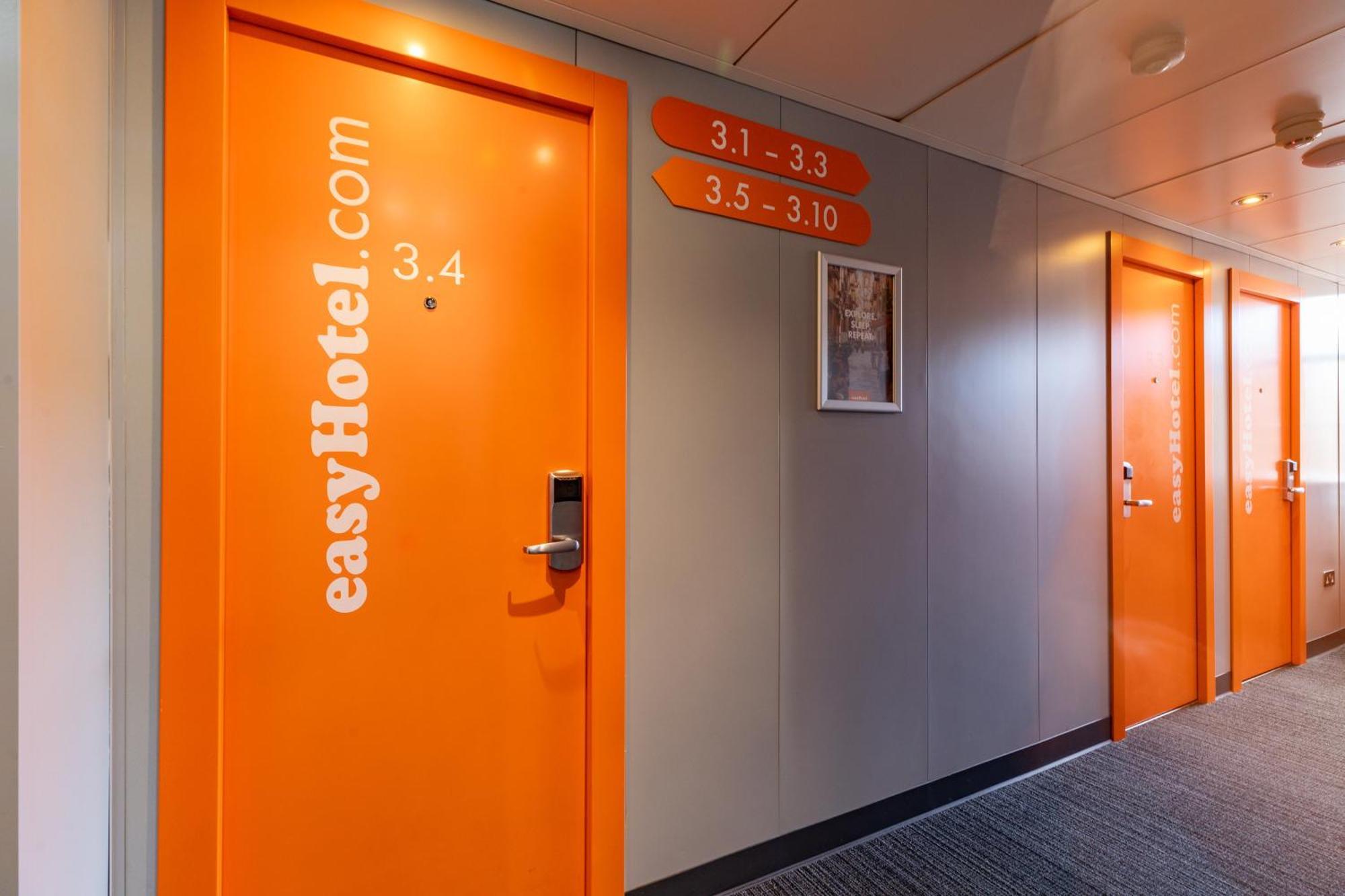 Easyhotel Edinburgh — Photos 3